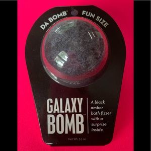 Galaxy bath bomb “Da Bomb”
